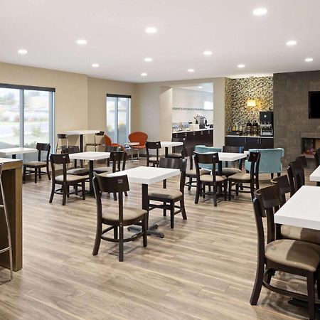 La Quinta Inn & Suites By Wyndham 韦纳奇 外观 照片