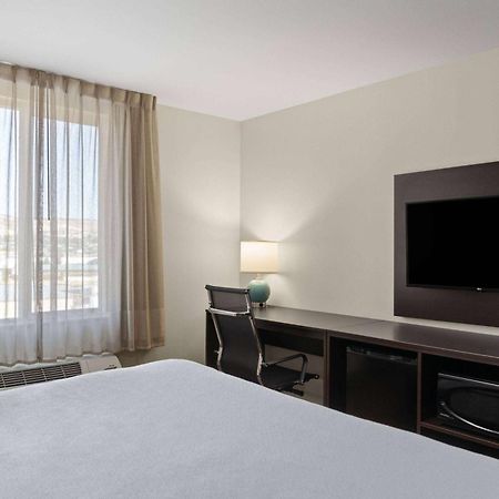 La Quinta Inn & Suites By Wyndham 韦纳奇 外观 照片