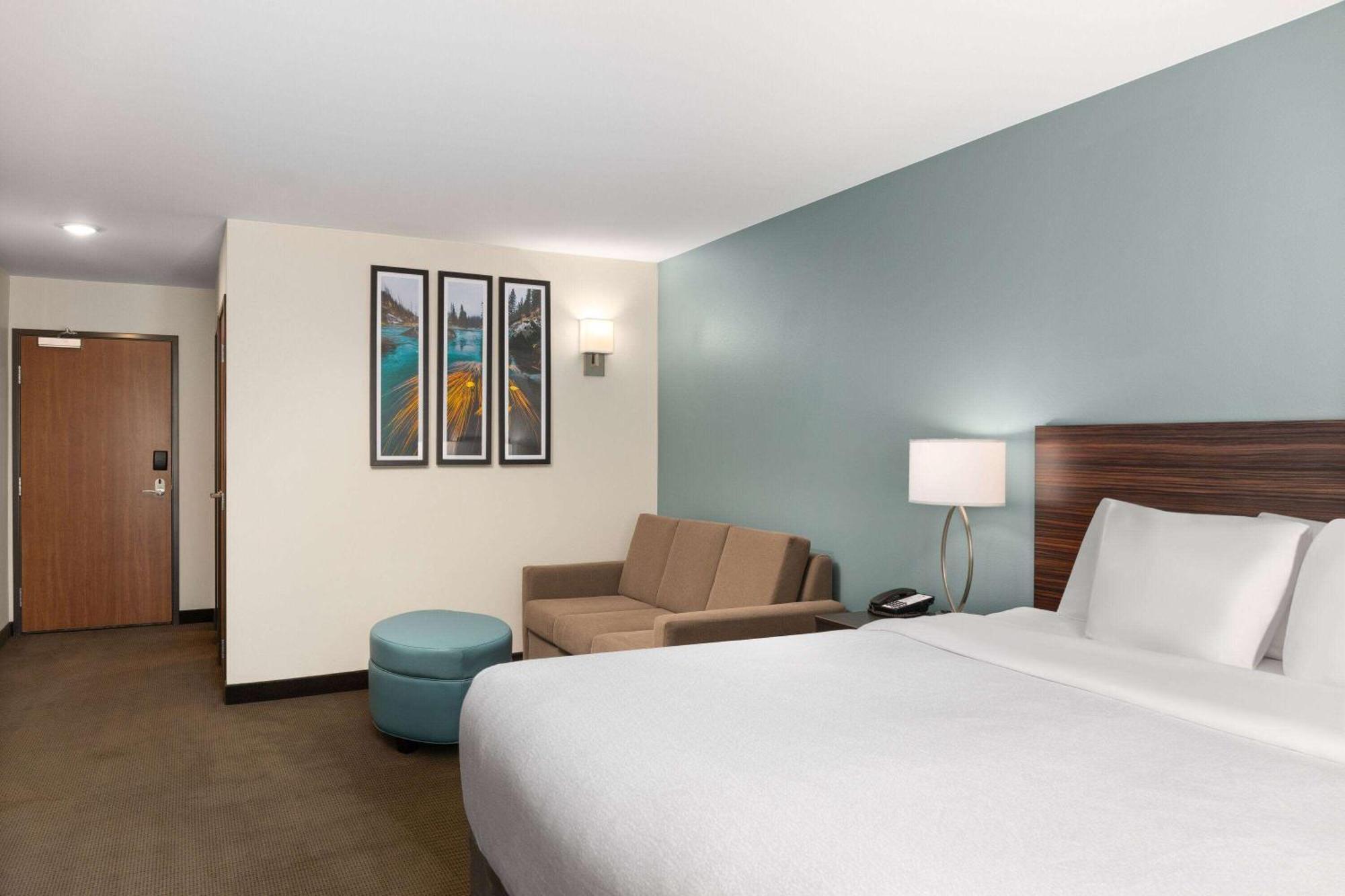 La Quinta Inn & Suites By Wyndham 韦纳奇 外观 照片