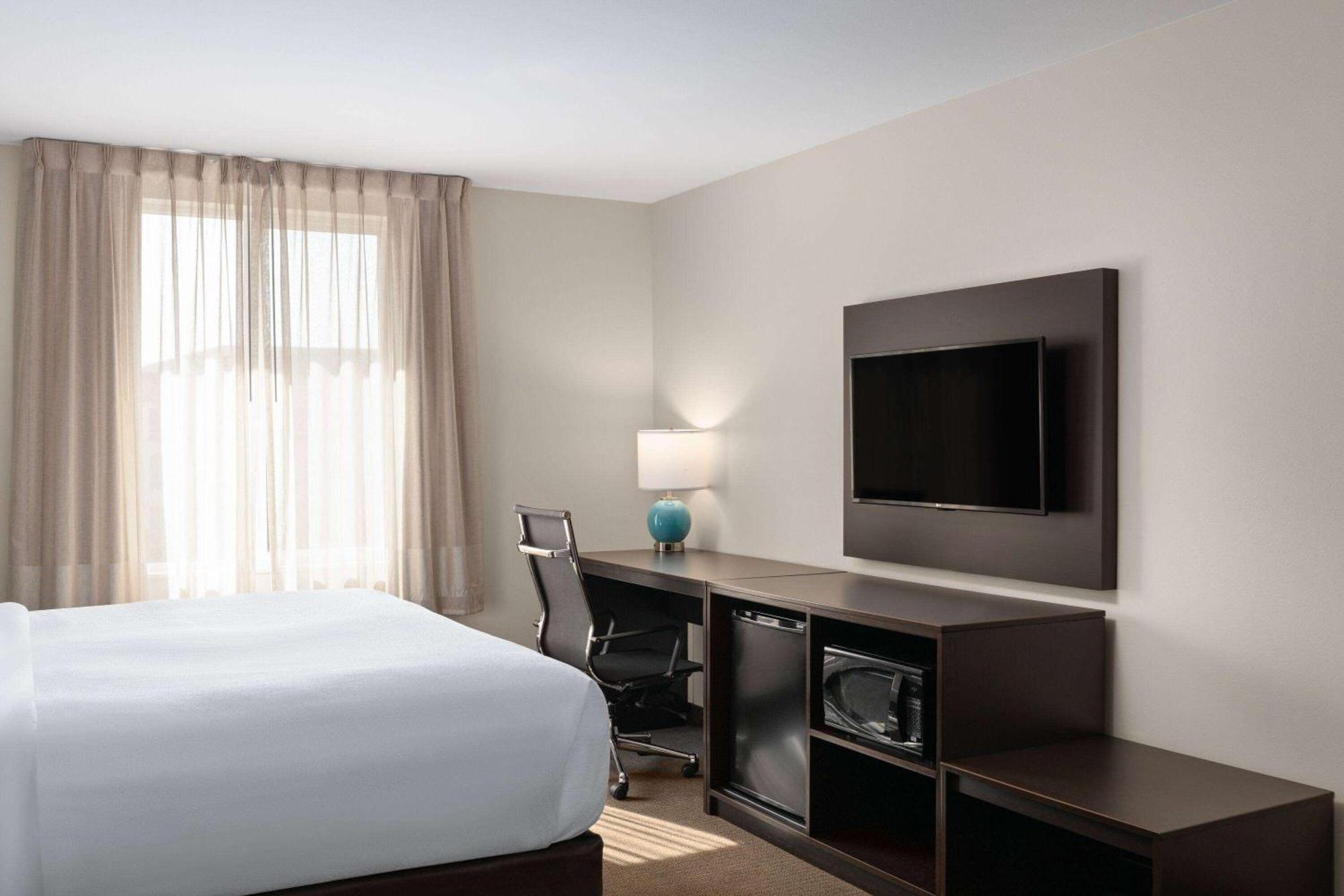 La Quinta Inn & Suites By Wyndham 韦纳奇 外观 照片