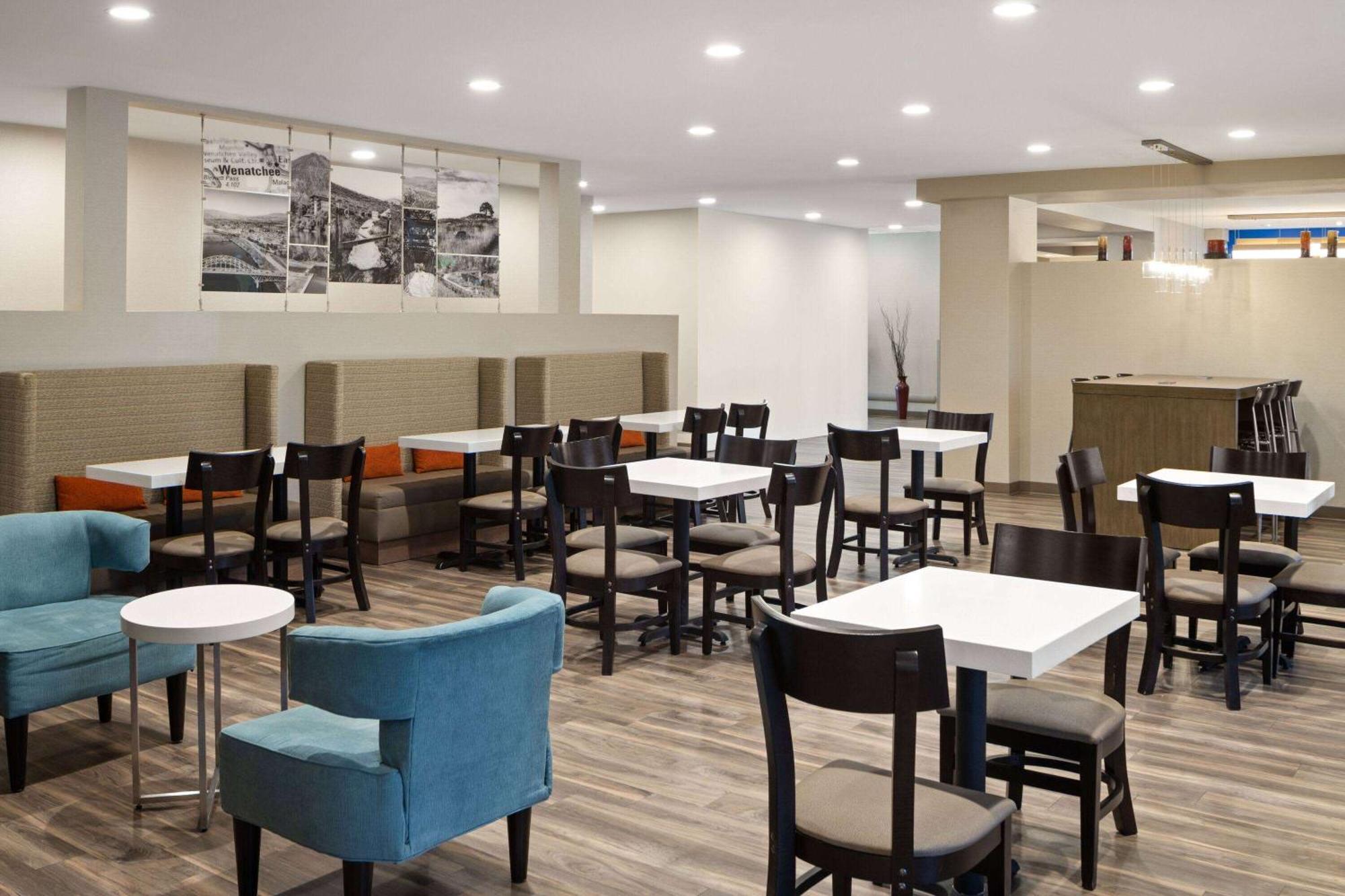 La Quinta Inn & Suites By Wyndham 韦纳奇 外观 照片