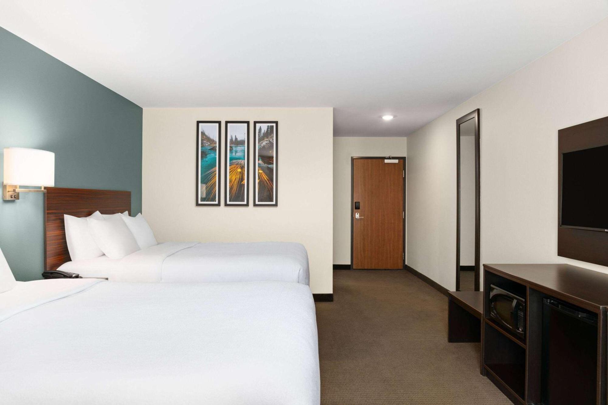 La Quinta Inn & Suites By Wyndham 韦纳奇 外观 照片