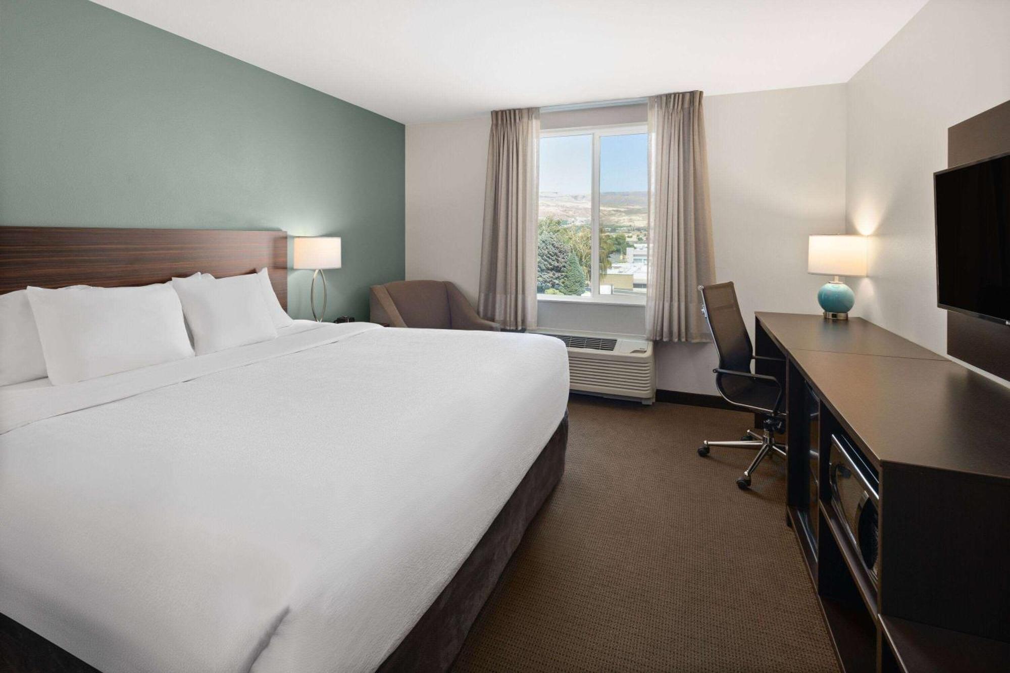 La Quinta Inn & Suites By Wyndham 韦纳奇 外观 照片