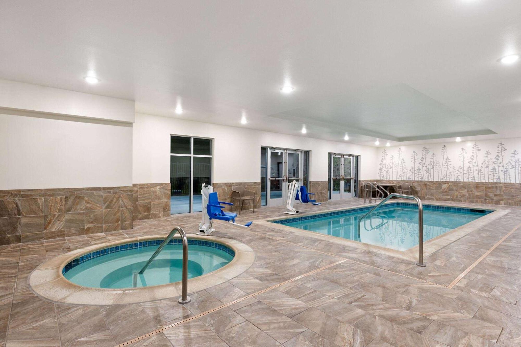 La Quinta Inn & Suites By Wyndham 韦纳奇 外观 照片