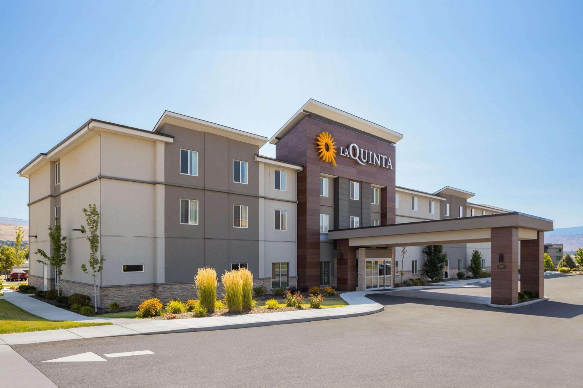 La Quinta Inn & Suites By Wyndham 韦纳奇 外观 照片