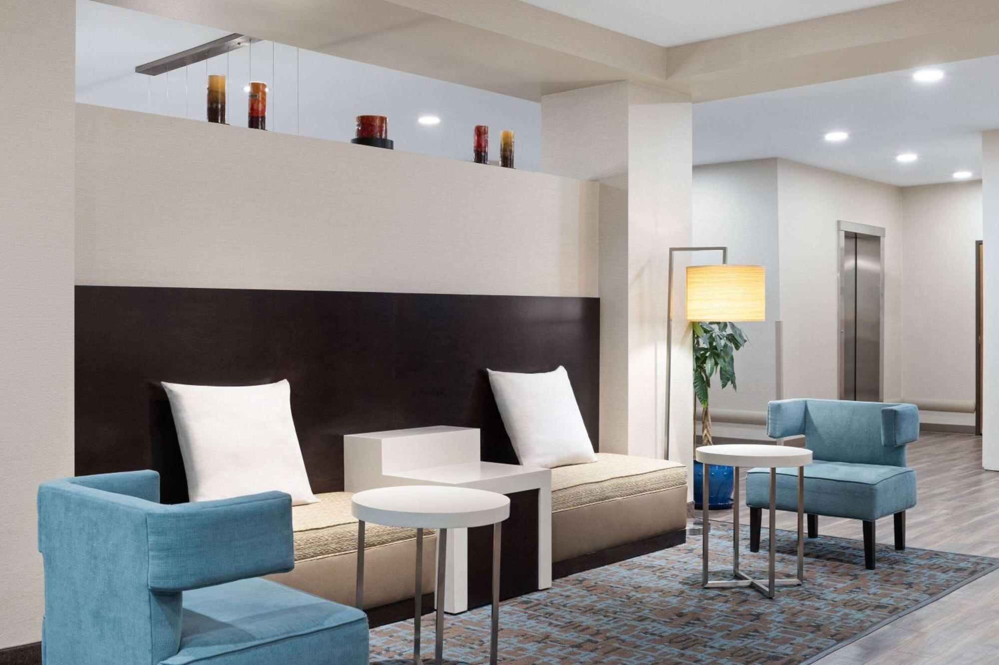 La Quinta Inn & Suites By Wyndham 韦纳奇 外观 照片