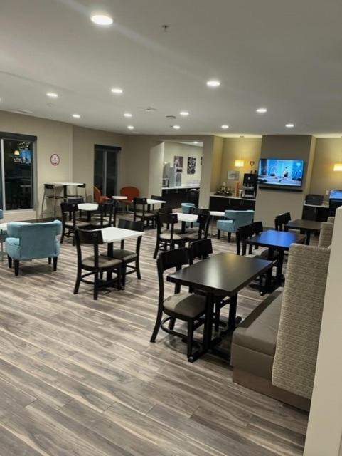 La Quinta Inn & Suites By Wyndham 韦纳奇 外观 照片